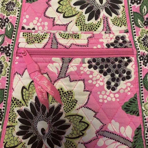 Vera Bradley pink print quilted crossbody bag - Picture 2 of 7